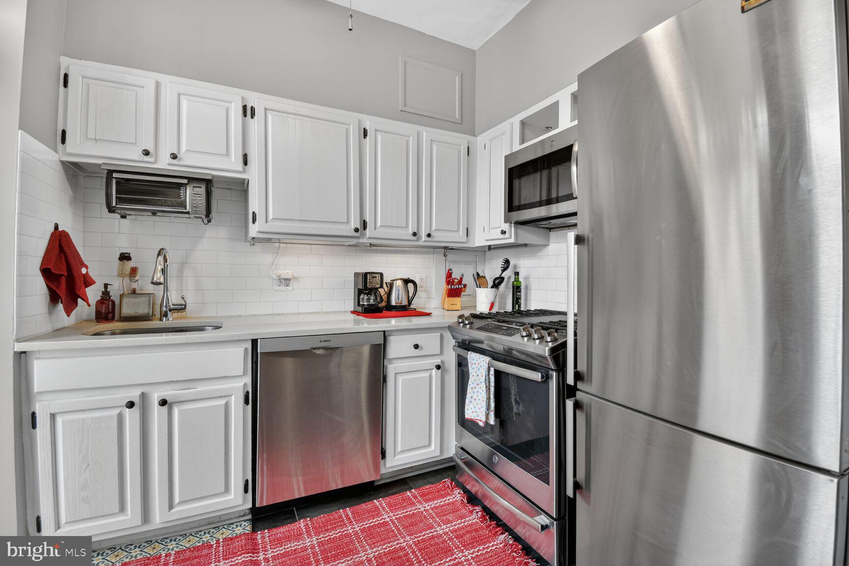 2009 Belmont Road Northwest, Unit 303 Washington, DC 20009 - Photo 6 of 20