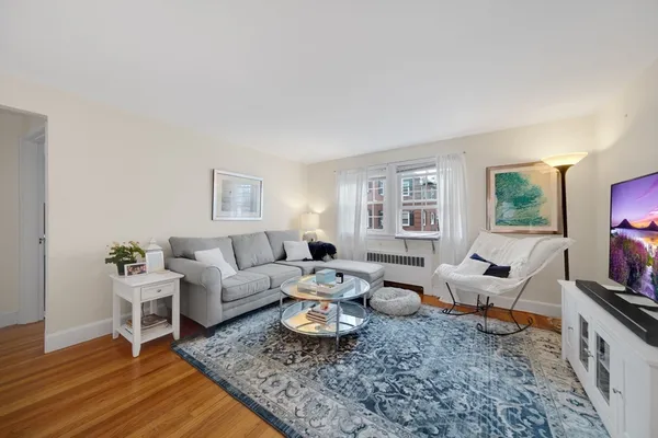 $2,650 | 926 Massachusetts Avenue, Unit 3, Arlington, MA 02476