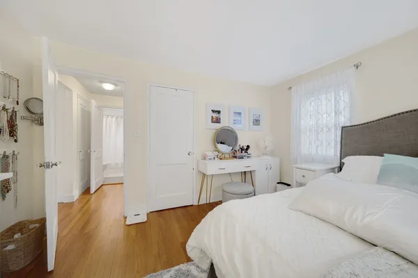 $2,650 | 926 Massachusetts Avenue, Unit 3, Arlington, MA 02476