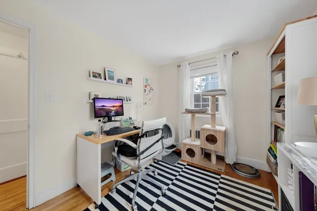 $2,750 | 926 Massachusetts Avenue, Unit 3, Arlington, MA 02476