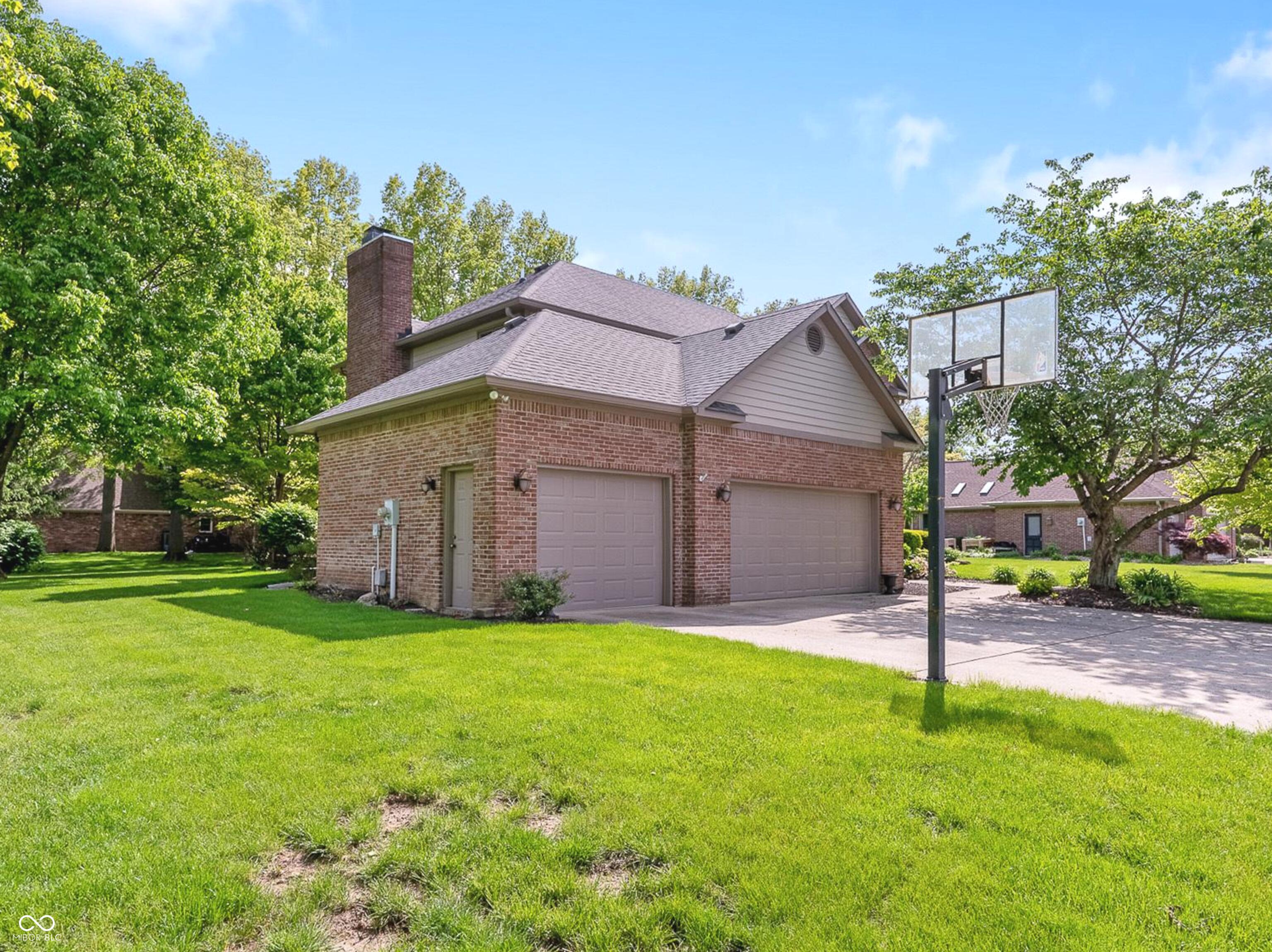 7707 Wheelwright Court Plainfield, IN 46168 - Photo 3 of 94