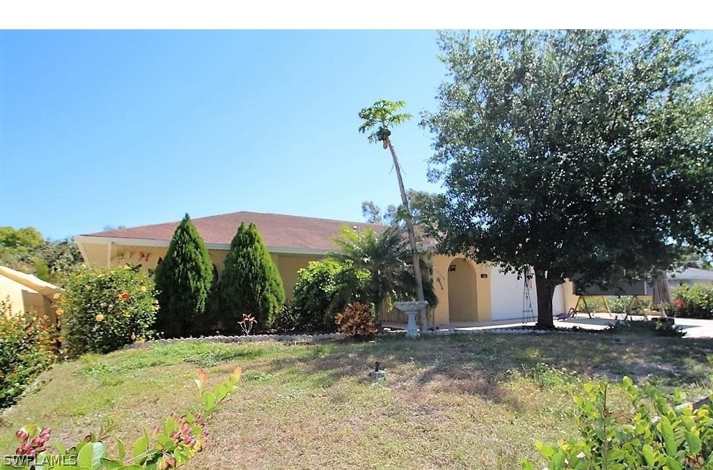 18559 Flamingo Road Fort Myers, FL 33967 - Photo 3 of 12 Gallery Image 3
