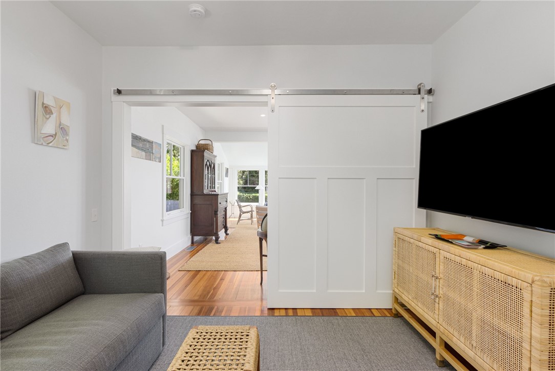47 Longfellow Road Jamestown, RI 02835 - Photo 21 of 39