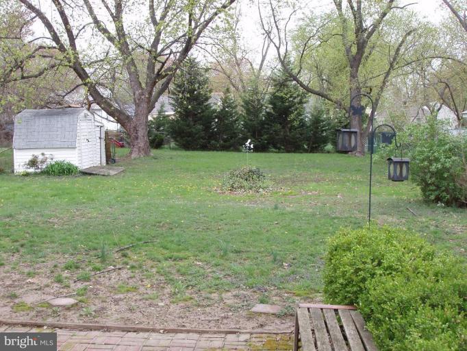 28 Mansion Road Linthicum, MD 21090 - Photo 3 of 4 Back yard