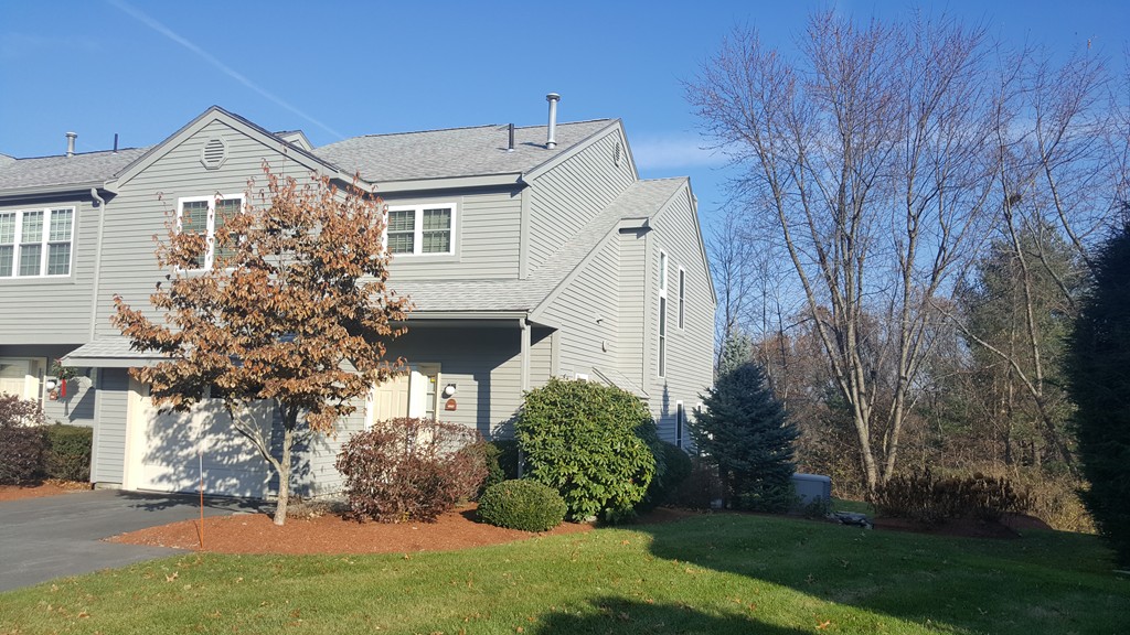 406 Ridgefield Circle, Unit D Clinton, MA 01510 - Photo 3 of 12 Gallery Image 3