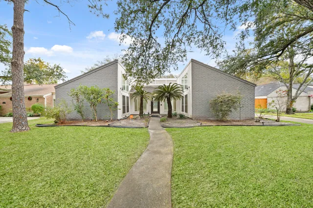 $2,500 | 11910 Pebble Rock Drive, Houston, TX 77077