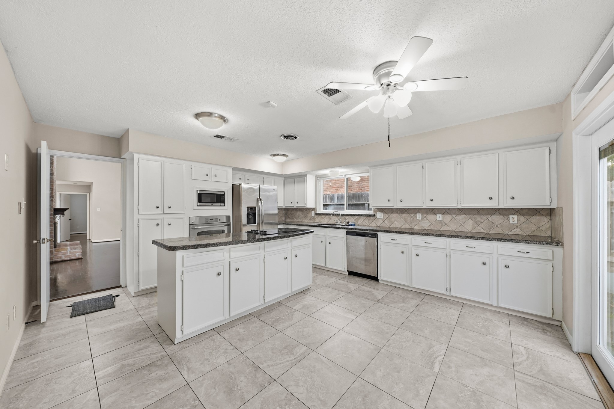 11910 Pebble Rock Drive Houston, TX 77077 - Photo 6 of 28