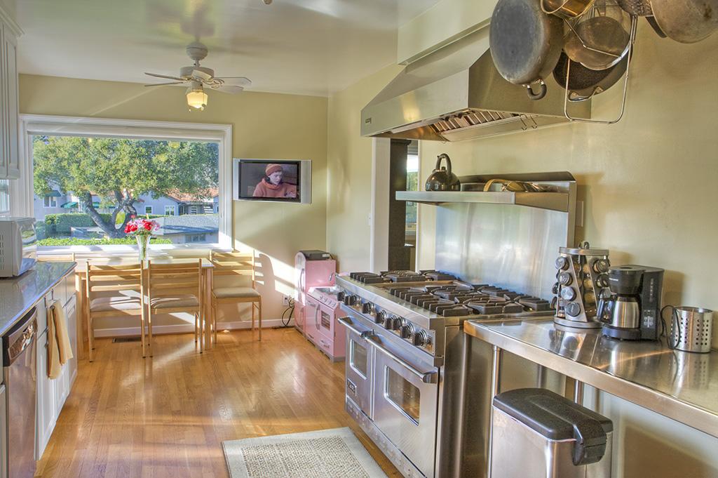 437 Wyola Road Santa Barbara, CA 93105 - Photo 4 of 10 Breakfast Area