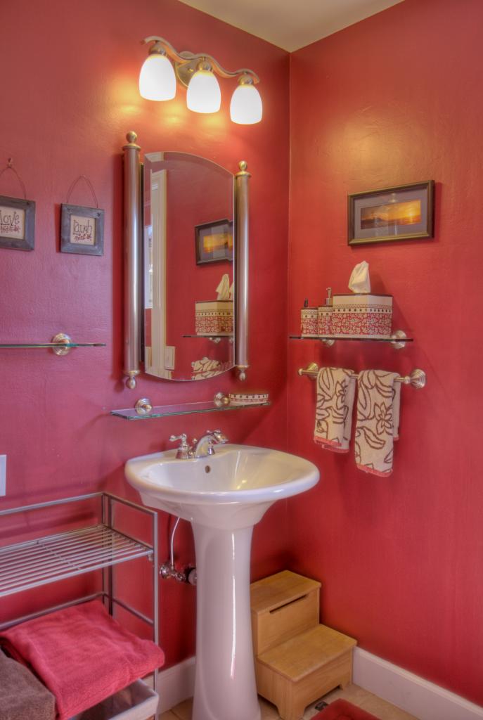 437 Wyola Road Santa Barbara, CA 93105 - Photo 6 of 10 Bathroom 1
