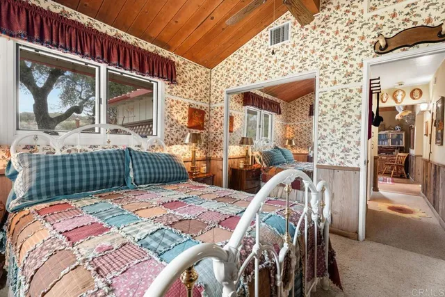 a view of an entryway with a livingroom