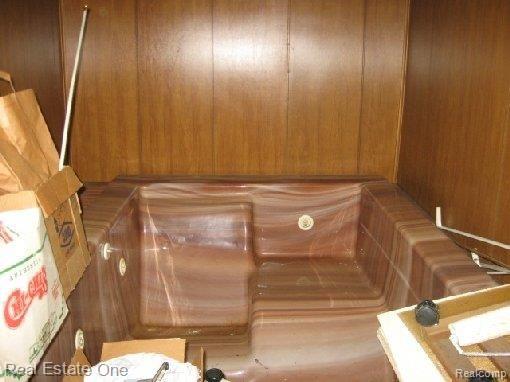 20034 Farmington Road Livonia, MI 48152 - Photo 14 of 25 hot tub