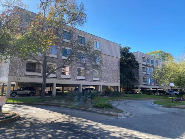 $1,100 | 2207 South Braeswood Boulevard, Unit 42H, Houston, TX 77030