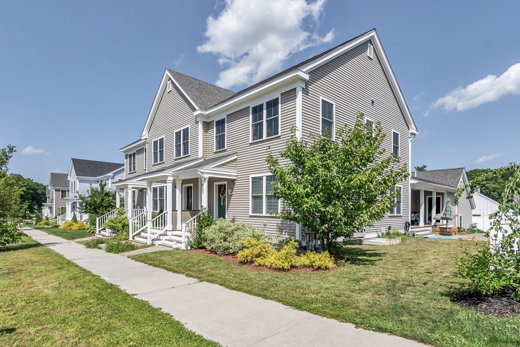 92 Grant Road, Unit B Devens, MA 01434 - Photo 3 of 33