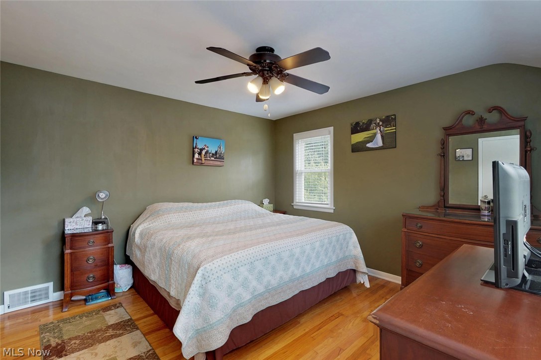 1543 Edgefield Road Lyndhurst, OH 44124 - Photo 14 of 25