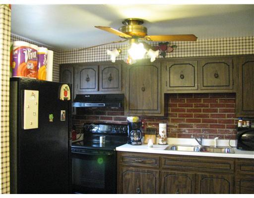 1517 Keystone Park Road New Alexandria, PA 15670 - Photo 5 of 18 Kitchen.