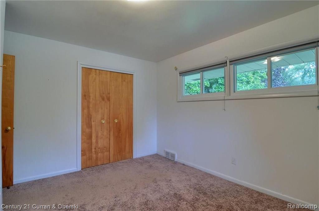 28211 Peppermill Road Farmington Hills, MI 48331 - Photo 14 of 26