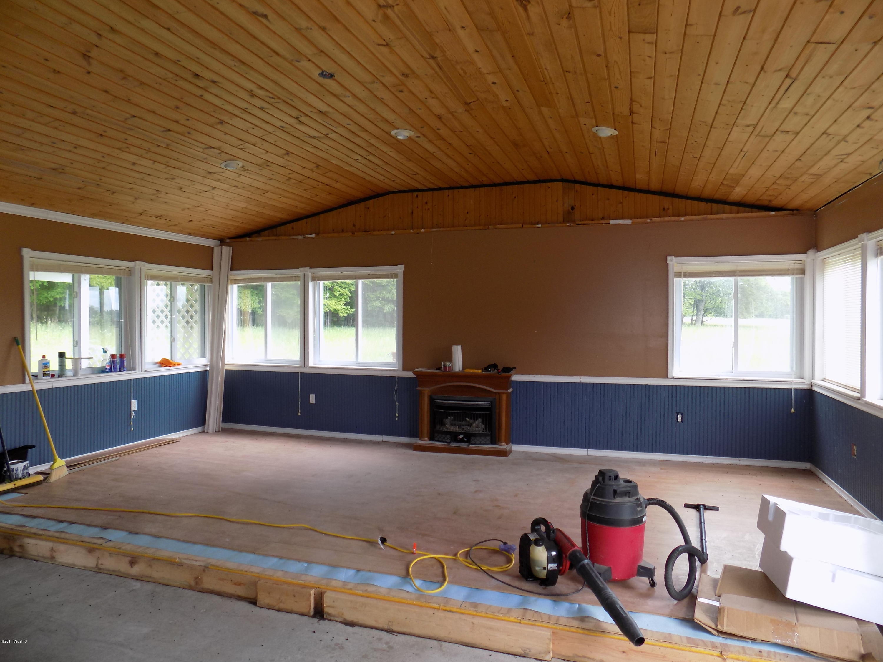 4219 Keith Road Brethren, MI 49619 - Photo 18 of 28 DSCN0822