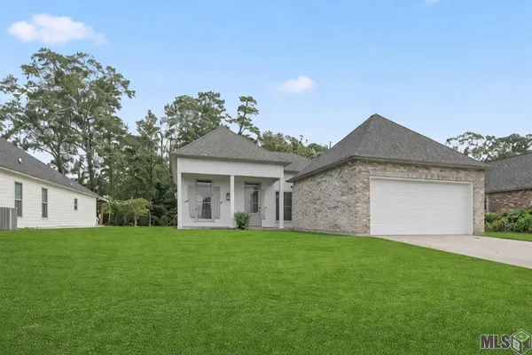 $2,200 | 10365 Fountain Lane, Denham Springs, LA 70726