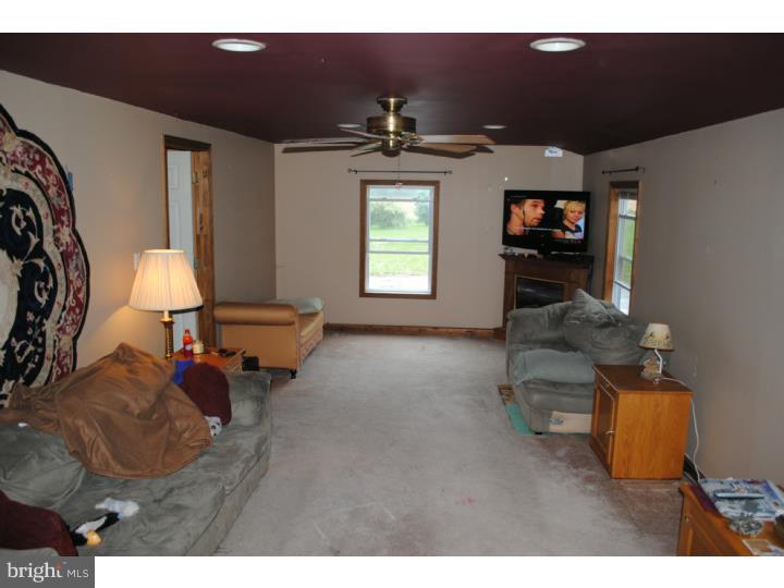 27 Deer Run Road Nottingham, PA 19362 - Photo 4 of 11