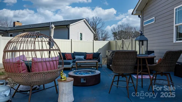 $415,000 | 5324 Stonewood Drive, Hickory, NC 28602