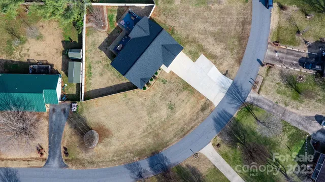 $415,000 | 5324 Stonewood Drive, Hickory, NC 28602