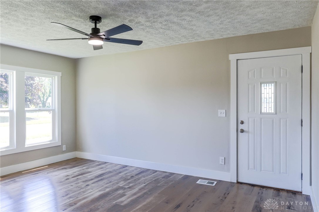 5789 Sharp Road Dayton, OH 45432 - Photo 14 of 47