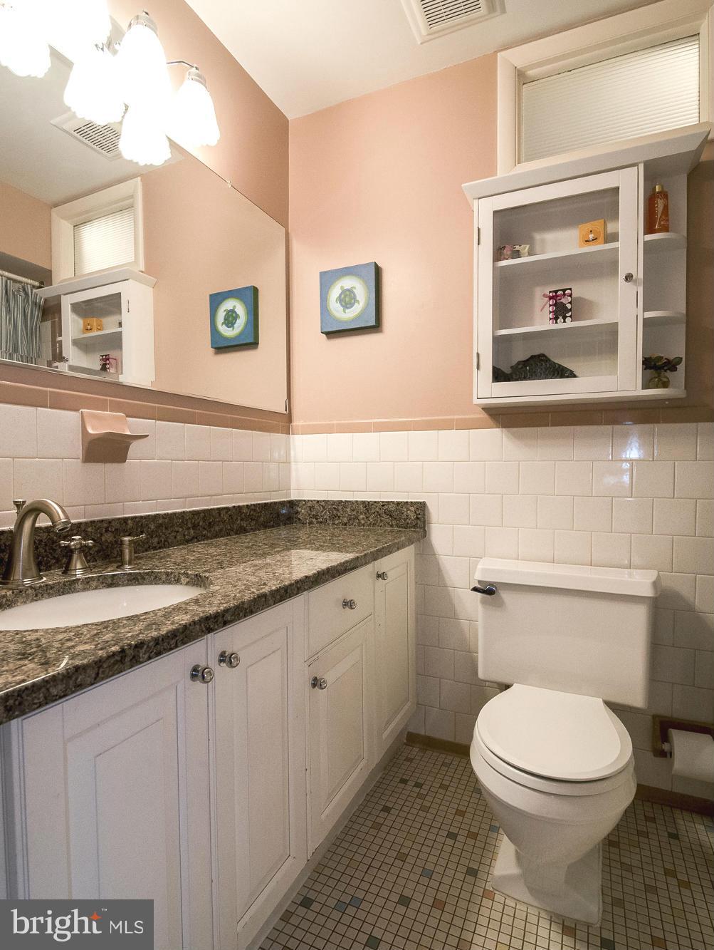 615 Horncrest Road Towson, MD 21204 - Photo 14 of 22 Updated hall/family bath