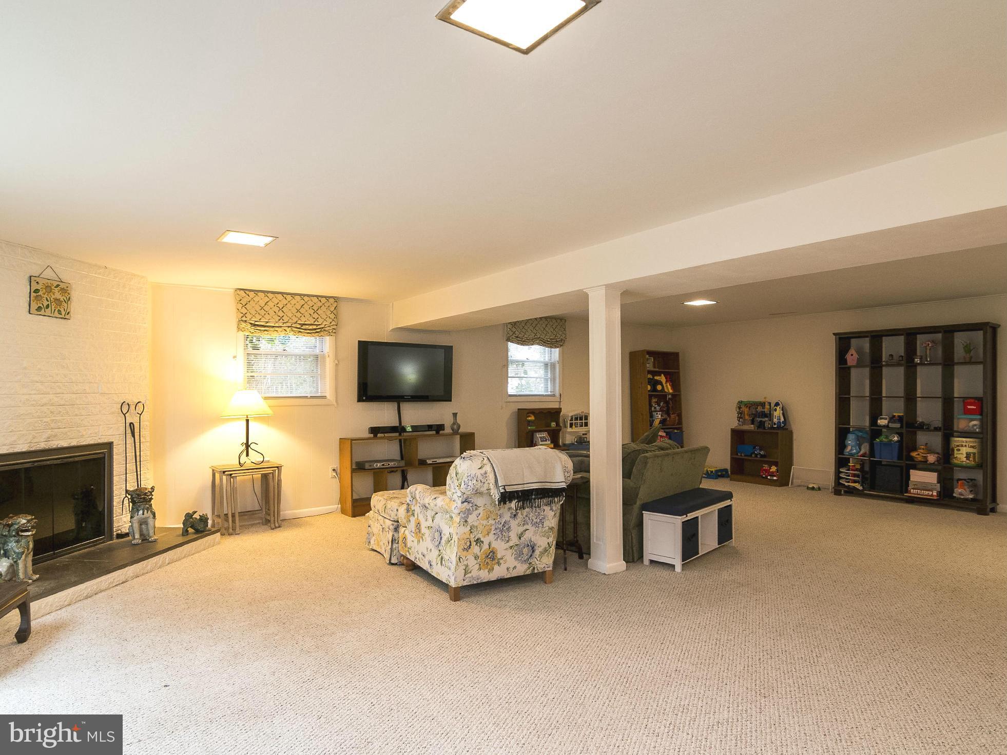 615 Horncrest Road Towson, MD 21204 - Photo 15 of 22 Family Room with gas fireplace