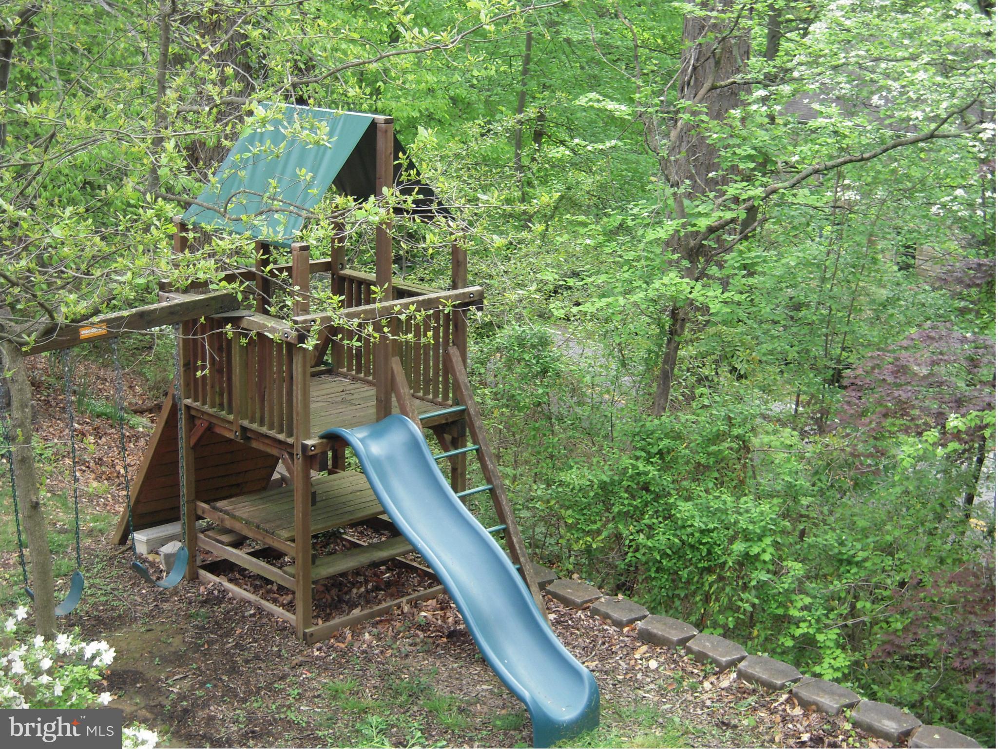 615 Horncrest Road Towson, MD 21204 - Photo 21 of 22 Play area