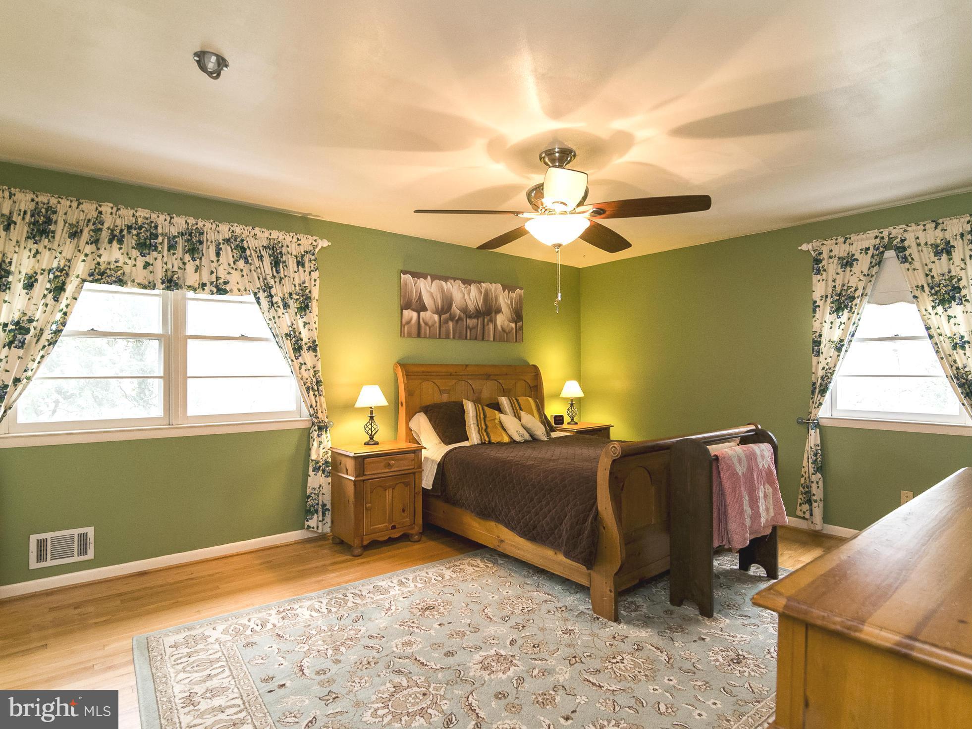 615 Horncrest Road Towson, MD 21204 - Photo 9 of 22 Large Master Bedroom