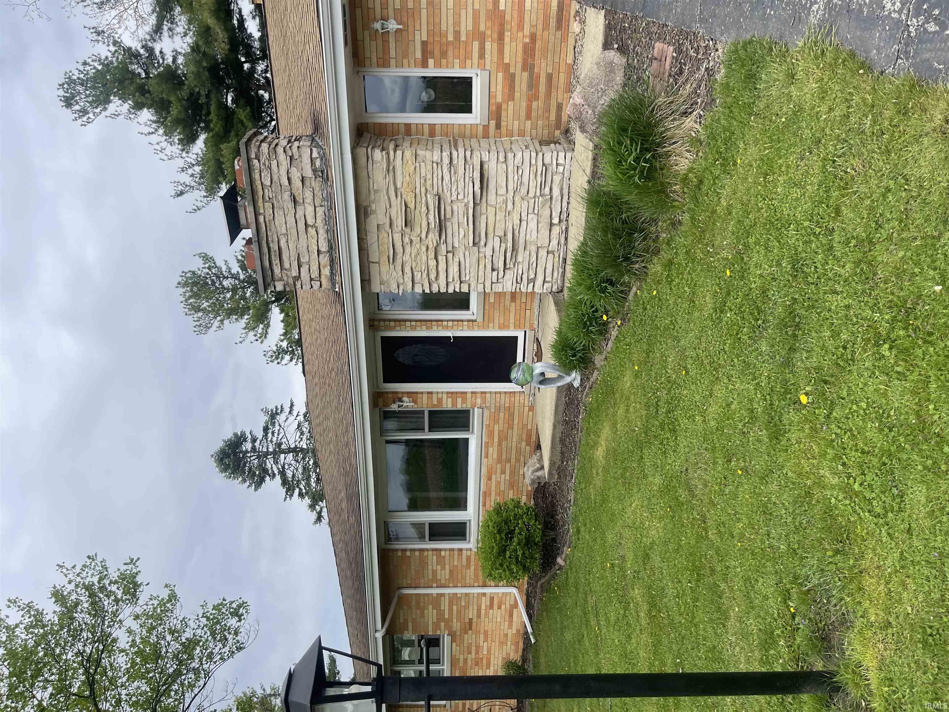 65923 Kenilworth Road Lakeville, IN 46536 - Photo 2 of 23 Gallery Image 2