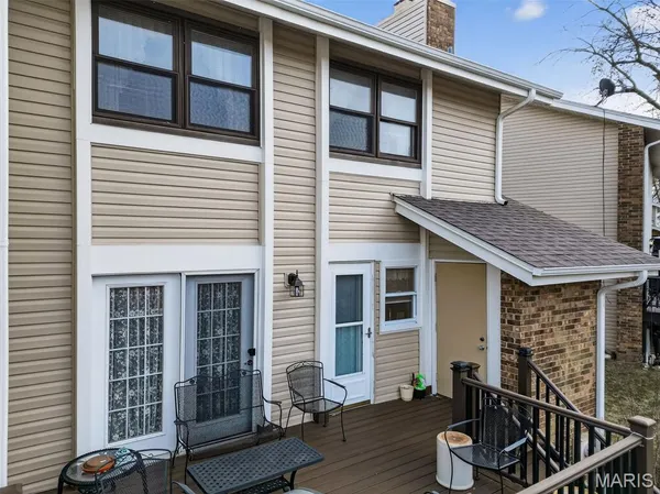 $179,900 | 2891 Fairways Circle, Unit O, St. Charles, MO 63303
