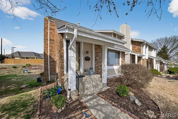 $179,900 | 2891 Fairways Circle, Unit O, St. Charles, MO 63303