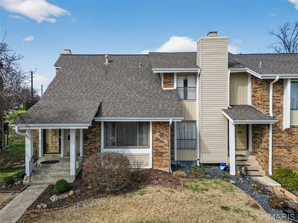 $179,900 | 2891 Fairways Circle, Unit O, St. Charles, MO 63303