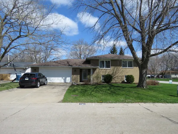 $309,900 | 243 37th Avenue, East Moline, IL 61244