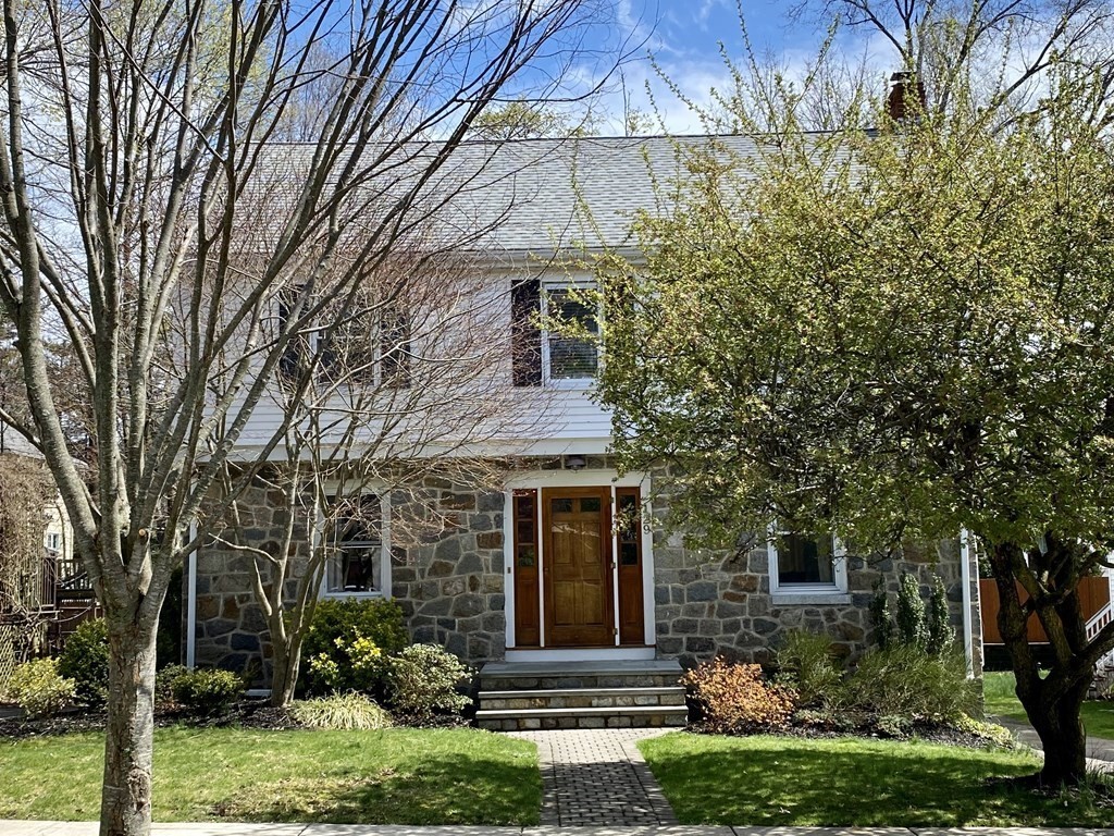 front view of house with a yard