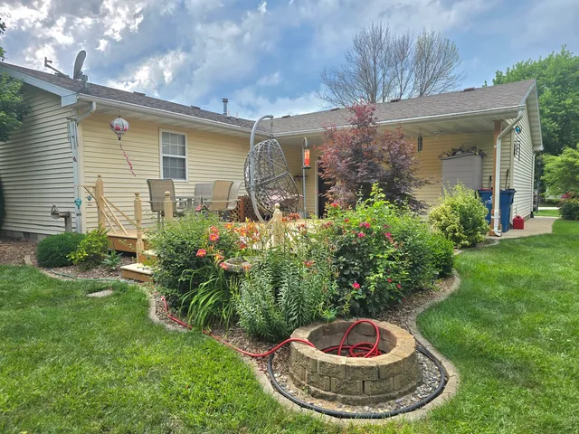 a view of a flower in a garden