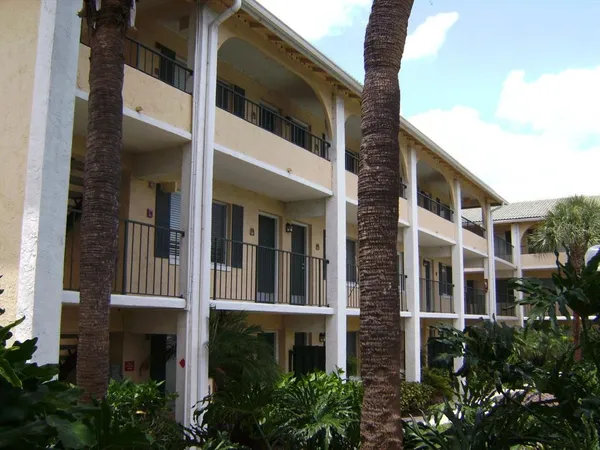 a view of a multi story building
