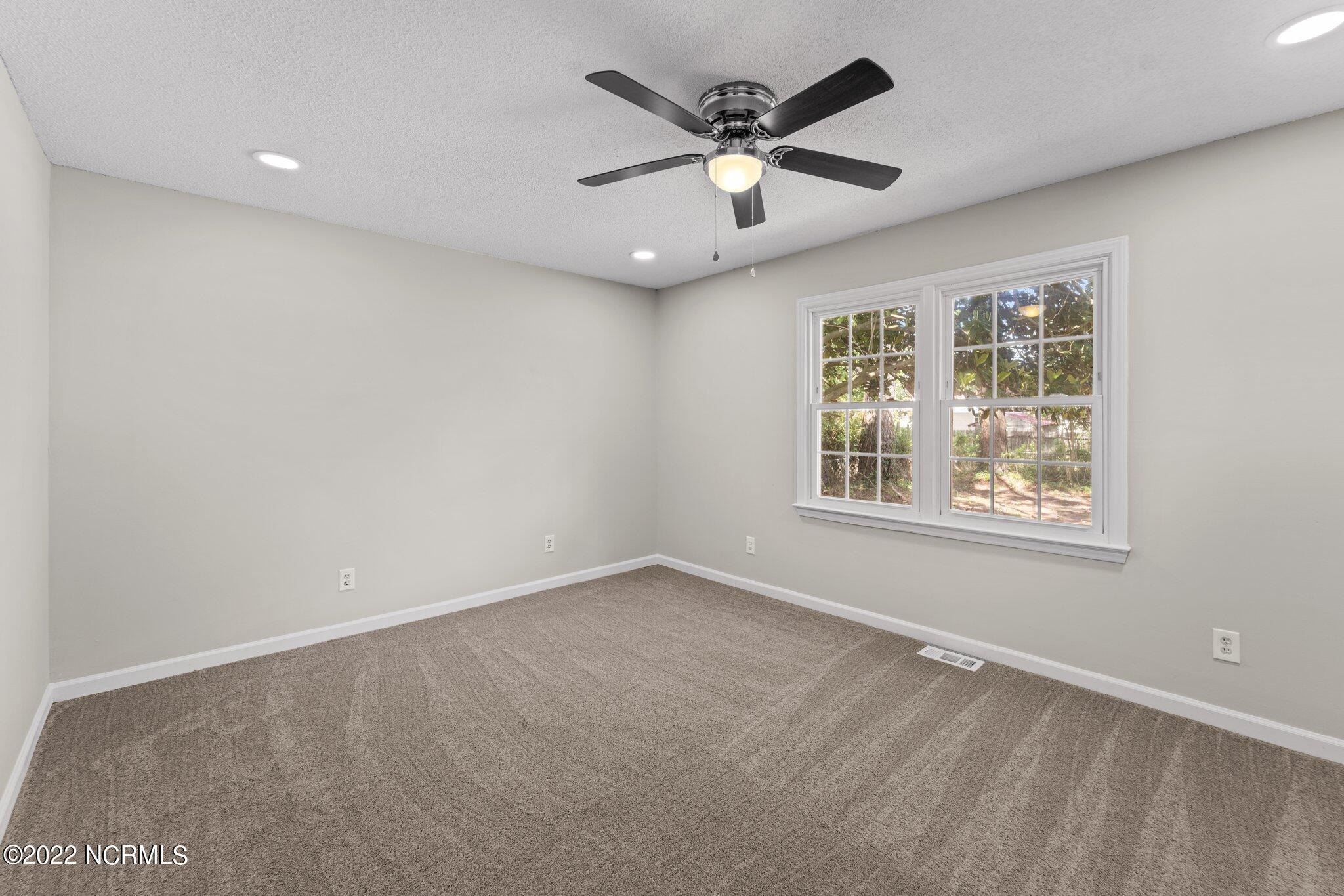 211 Pine Dale Road Havelock, NC 28532 - Photo 5 of 23 30-web-or-mls-A1C00079