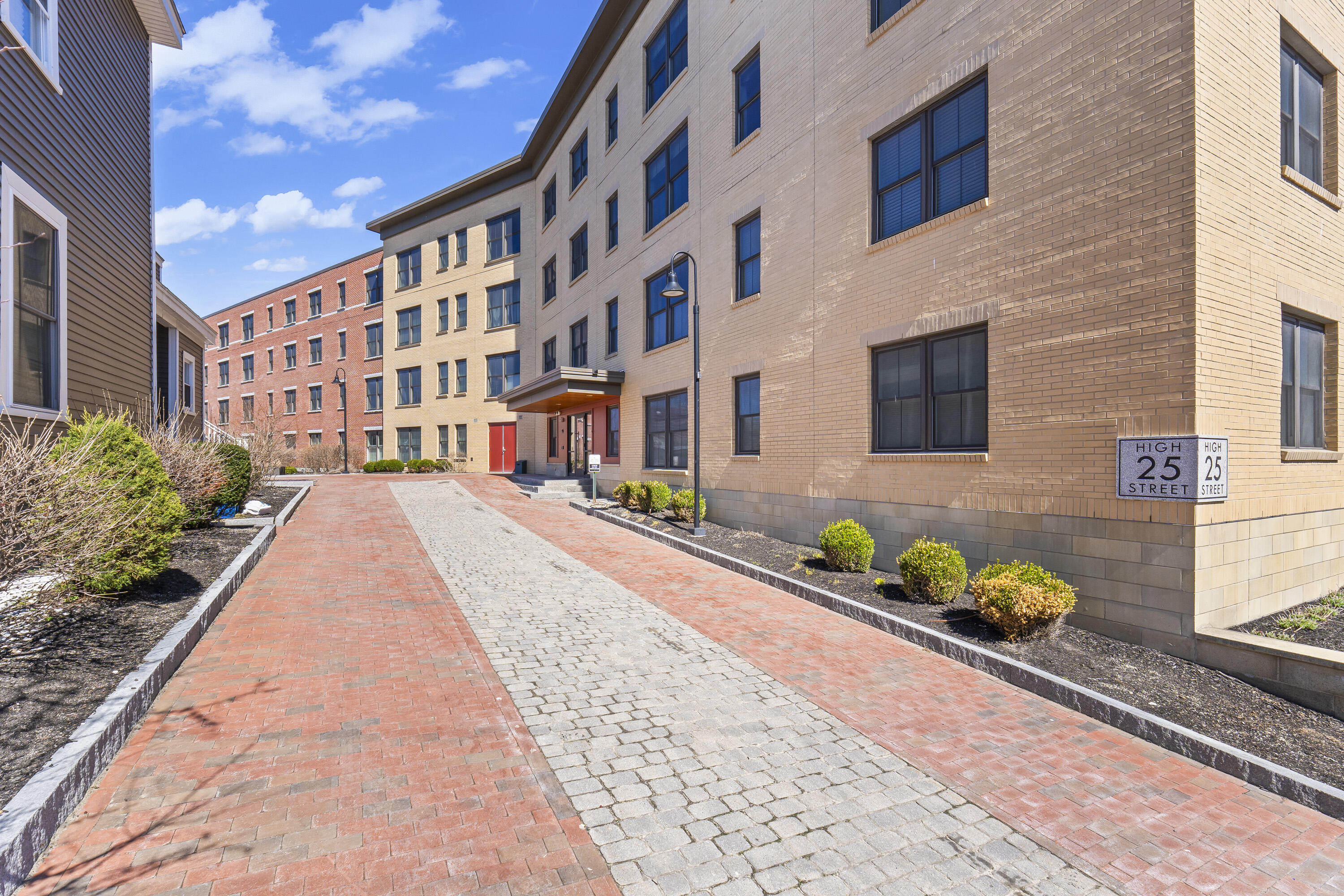 25 High Street, Unit 415 Portland, ME 04101 - Photo 2 of 50 25 High St #415_105