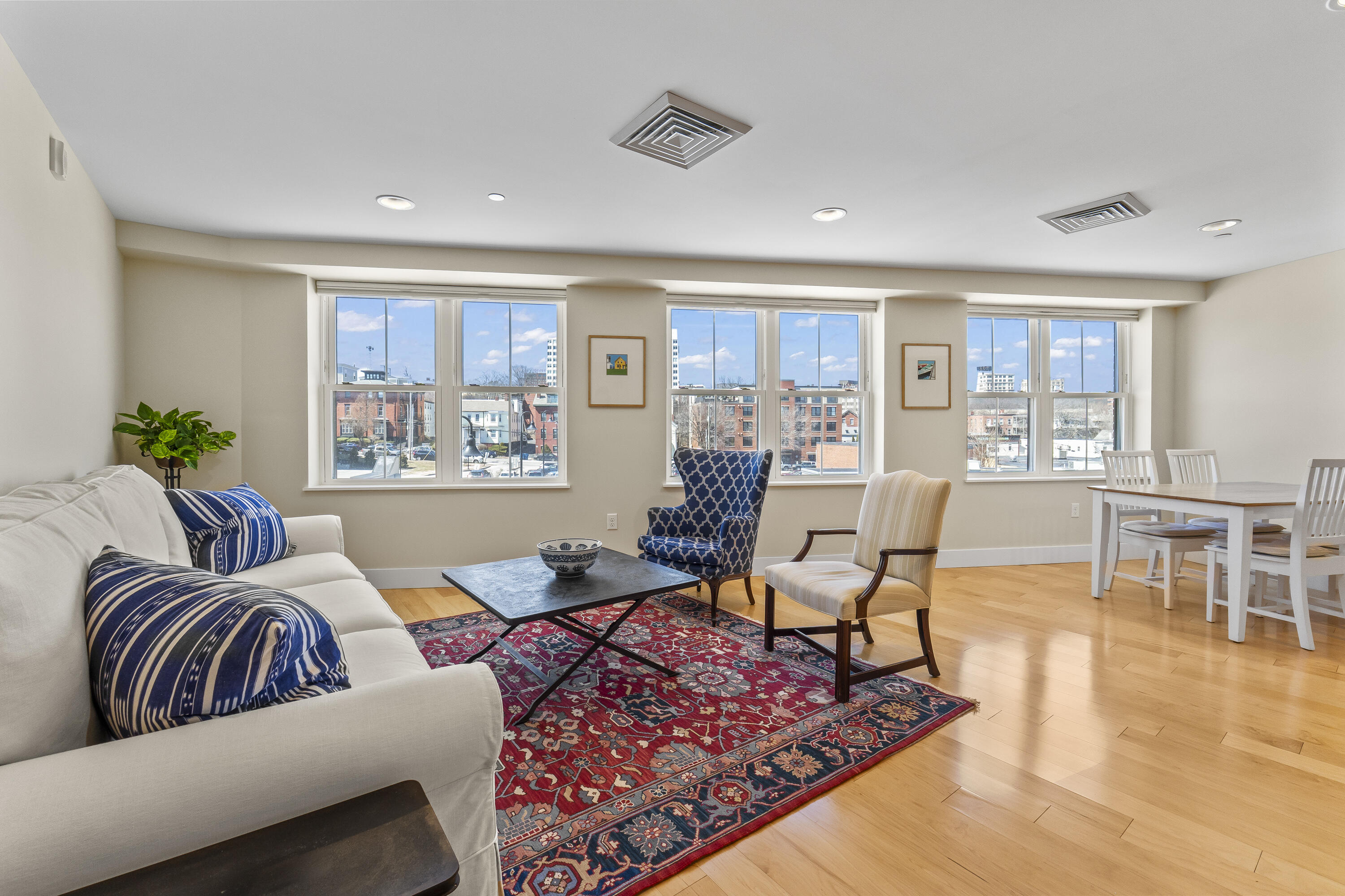 25 High Street, Unit 415 Portland, ME 04101 - Photo 9 of 50 25 High St #415_114