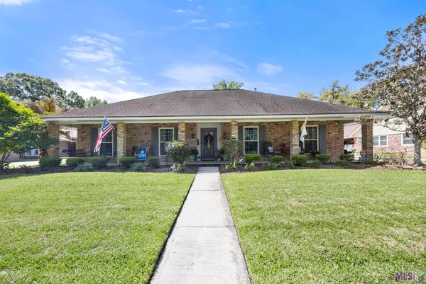 $335,000 | 12652 Warwick Avenue, Baton Rouge, LA 70815