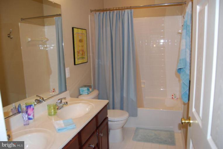 504 Woodrow Road Winchester, VA 22602 - Photo 11 of 17 Bath #1