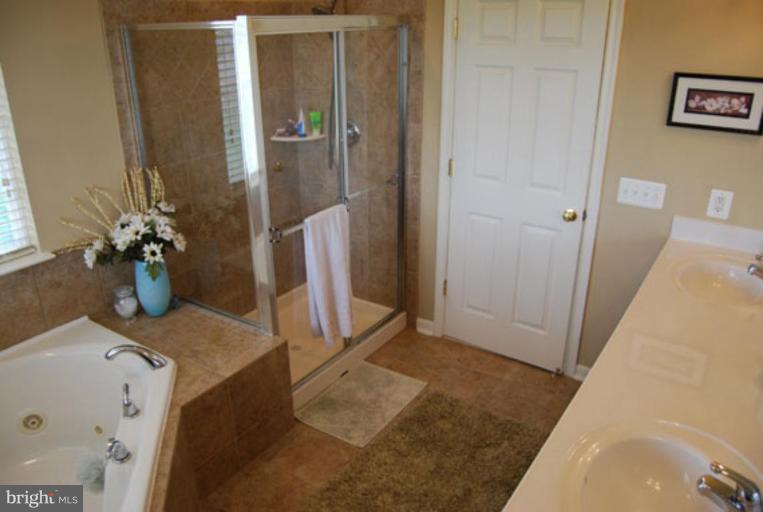 504 Woodrow Road Winchester, VA 22602 - Photo 13 of 17 Master Bath