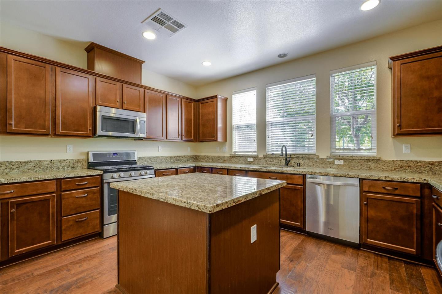 2028 Privet Way Santa Rosa, CA 95404 - Photo 13 of 44 Gallery Image 13