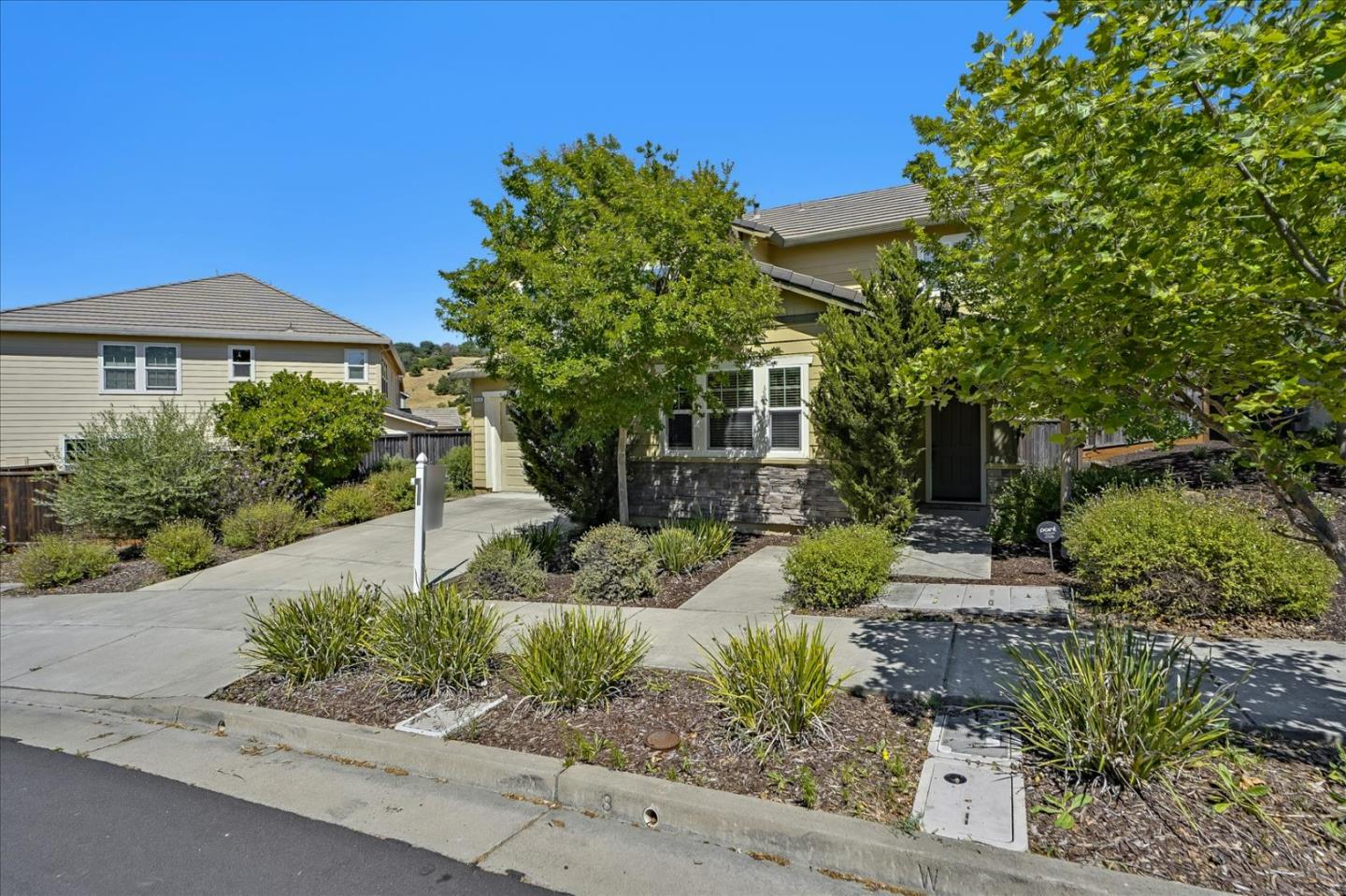 2028 Privet Way Santa Rosa, CA 95404 - Photo 3 of 44 Gallery Image 3