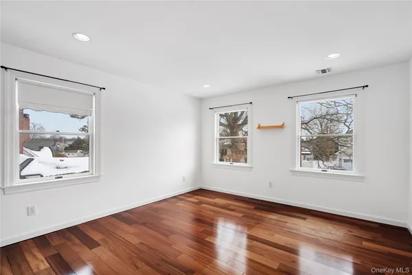 $1,799,000 | 5 Pine Street, Plainview, NY 11803