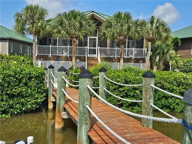 $450,000 | 305 North Storter Avenue, Everglades City, FL 34139