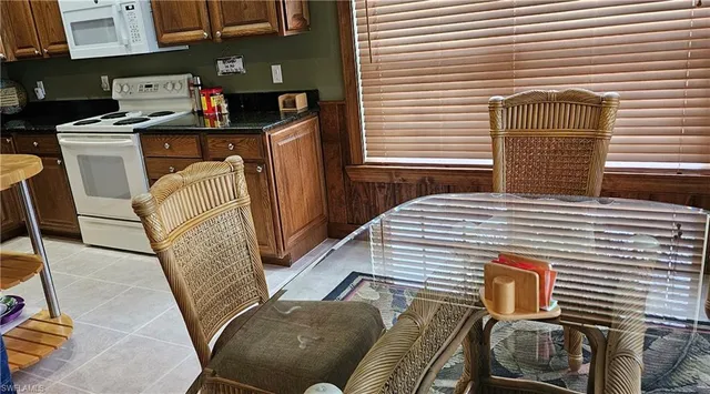 $450,000 | 305 North Storter Avenue, Everglades City, FL 34139