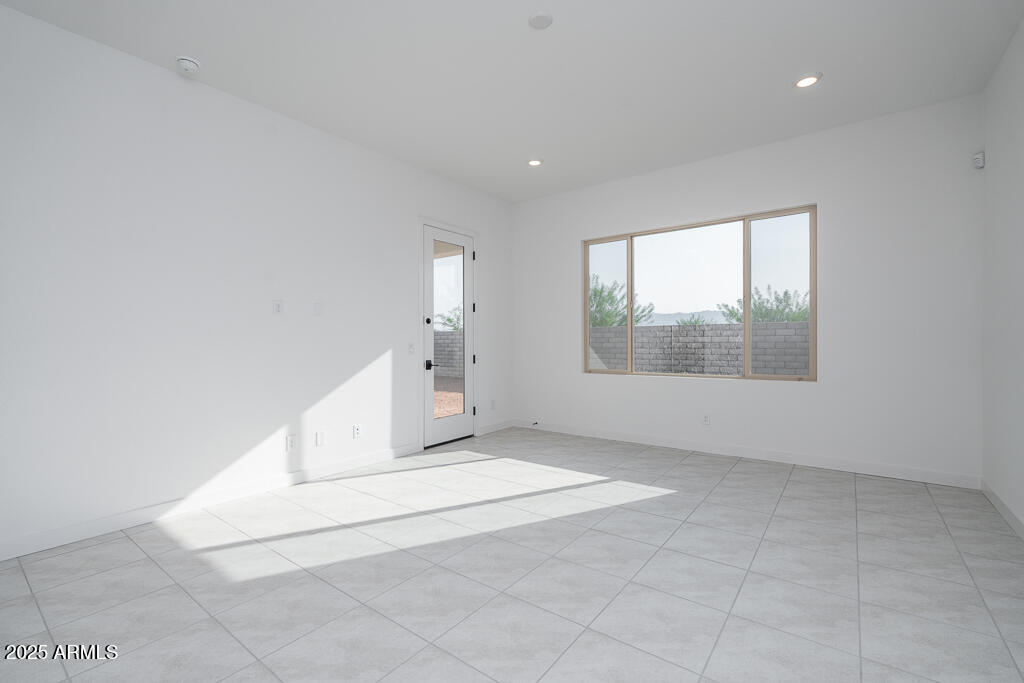 9389 South Dutchman Drive Apache Junction, AZ 85120 - Photo 13 of 23 Tri Pointe Blossom Rock 554 - Primary Su